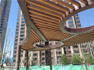 山西太原中車國(guó)際廣場(chǎng)景觀廊架木紋漆施工案例